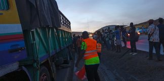 FRSC SWIFT RESPONSE SAVES LIVES AS OPERATIVES RESCUE VICTIMS FROM AYA-NYANYA EXPRESSWAY MULTIPLE VEHICLE CRASH